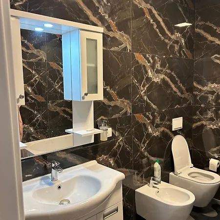 Unique , Wonderful In Apartment Tirana